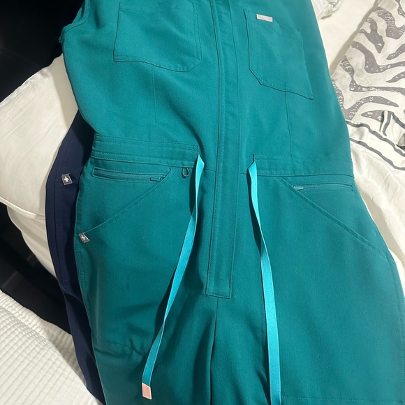 FIGS Rafaela Cargo ScrubJumpsuit X 3 - Picture 6 of 10